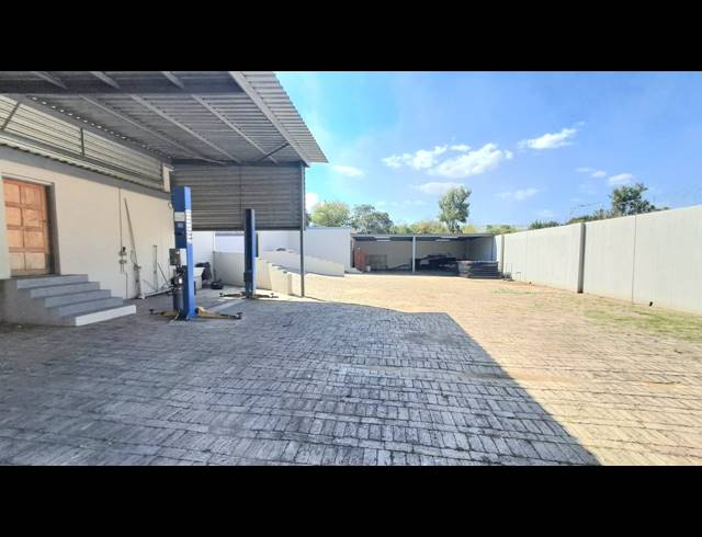 8,476M² OFFICE FOR SALE IN VEREENIGING INDUSTRIAL